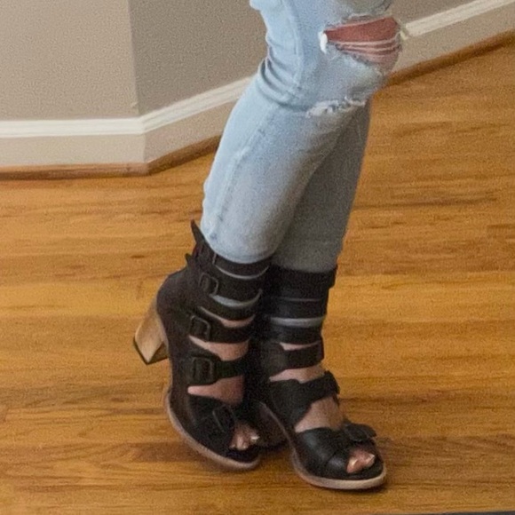 Freebird BOND (8; fits like 8.5) - Picture 5 of 5